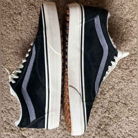 Sherpa Lined Vans - Picture 2 of 3